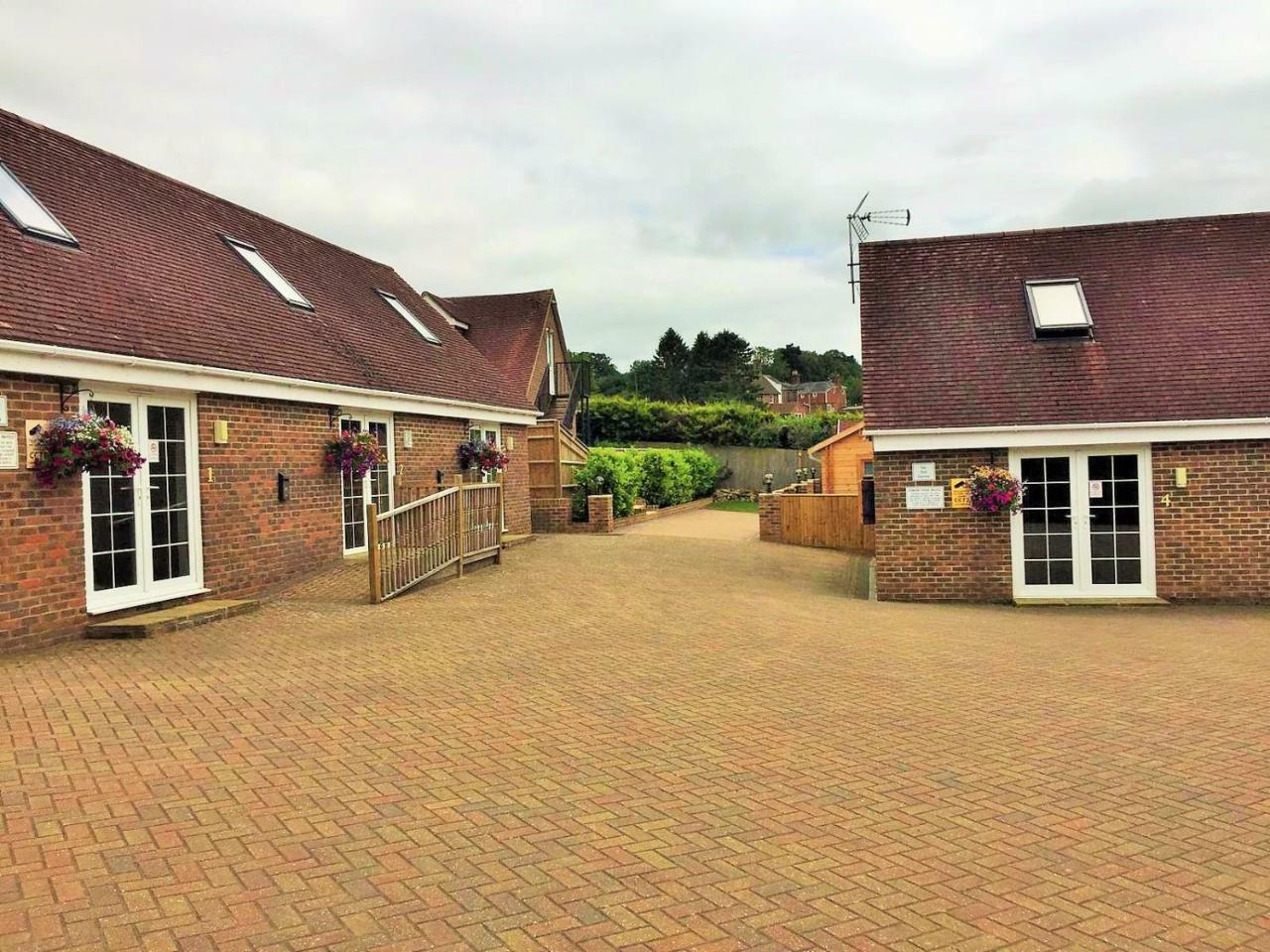Forest Edge Motel Ticehurst ภายนอก รูปภาพ